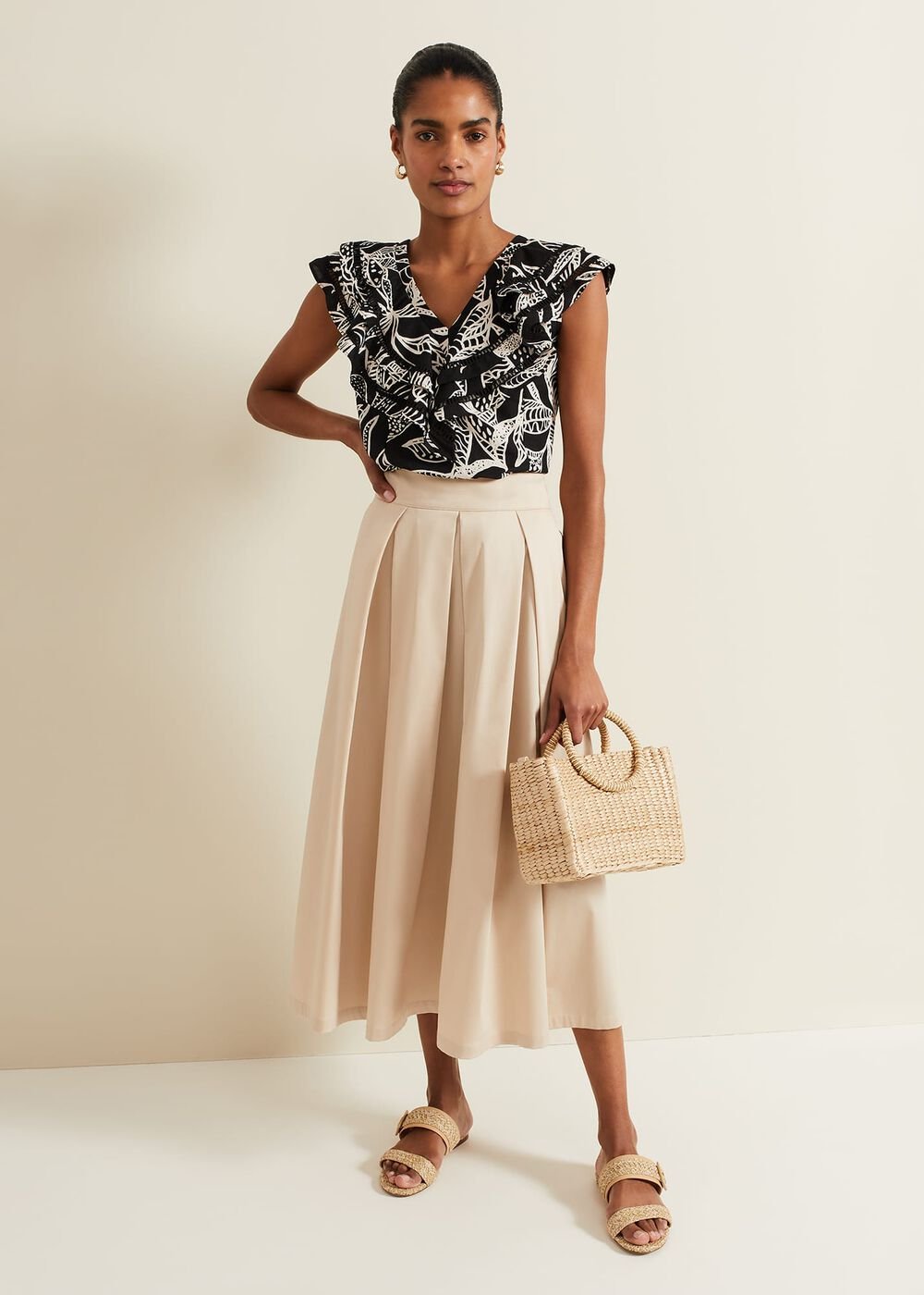 Rosey Linen Ruffle Top Black