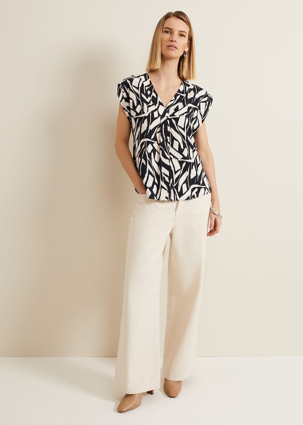 Celyn Notch Printed Blouse Black/Ivory