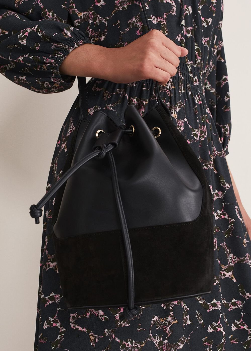 Bucket Shoulder Bag Black
