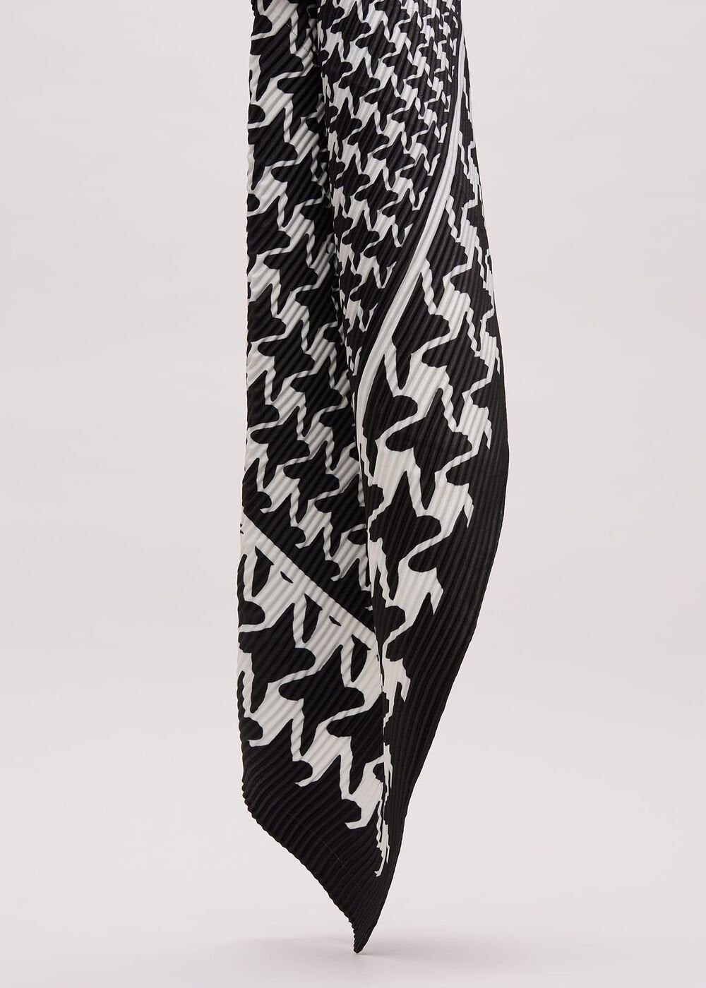 Houndstooth Pleated Scarf Black