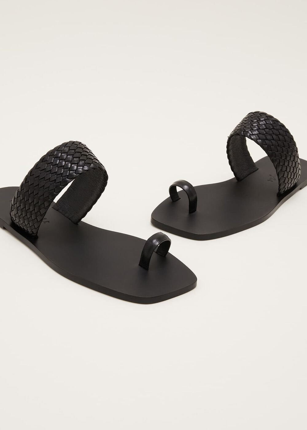 Toe Post Sandal Black