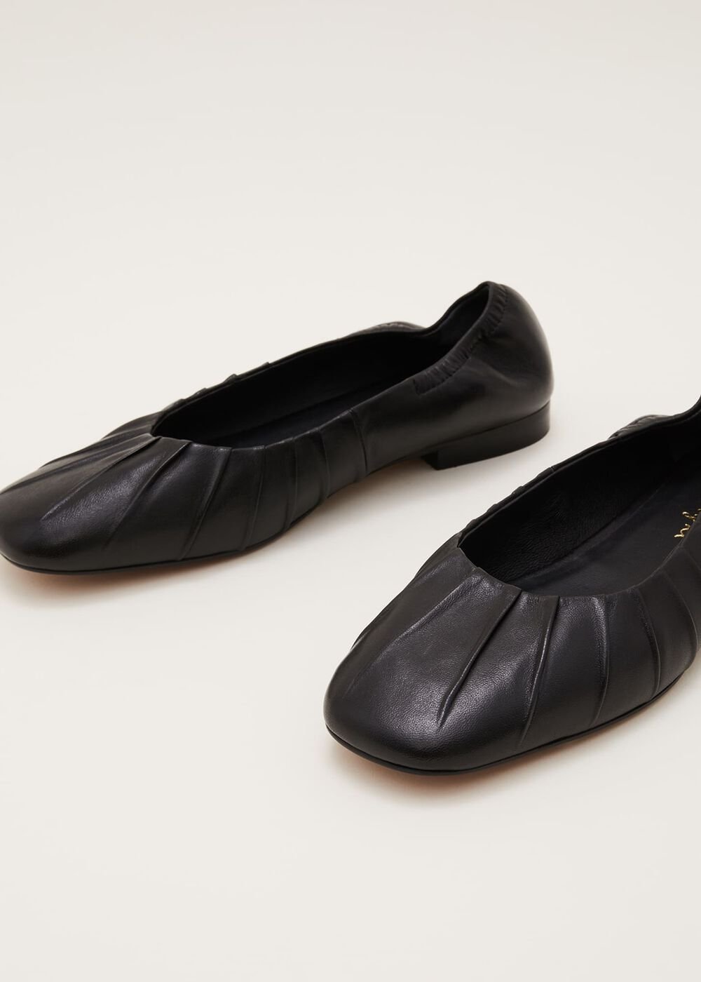 Elasticated Pump Black