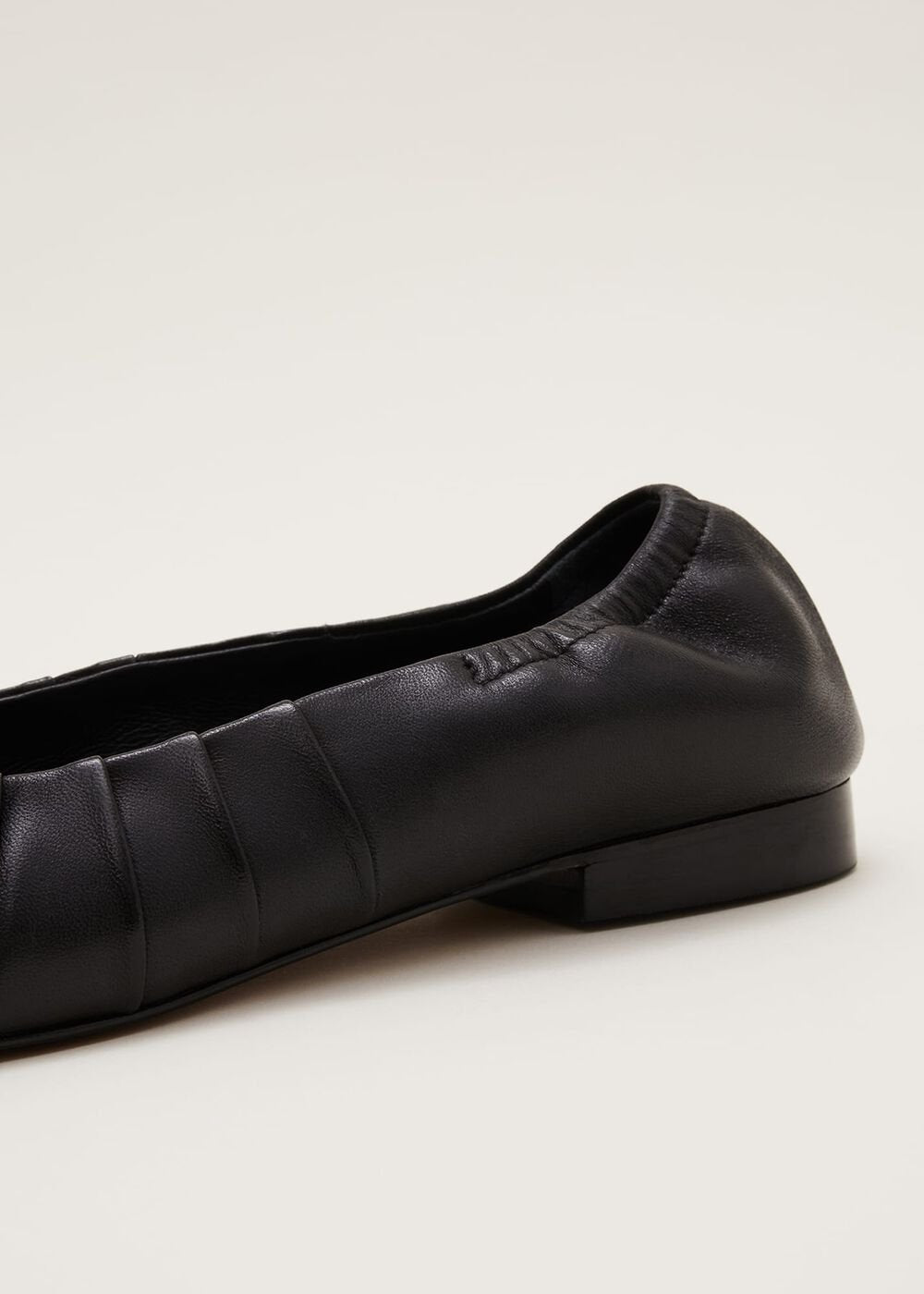 Elasticated Pump Black