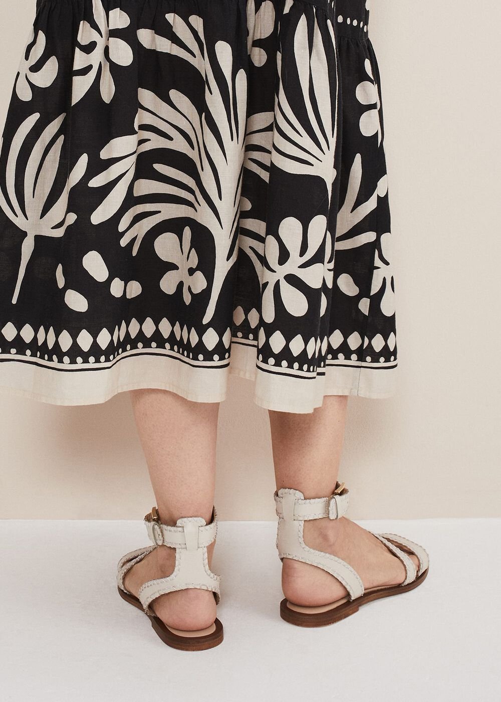 Leather Flat Sandals Cream