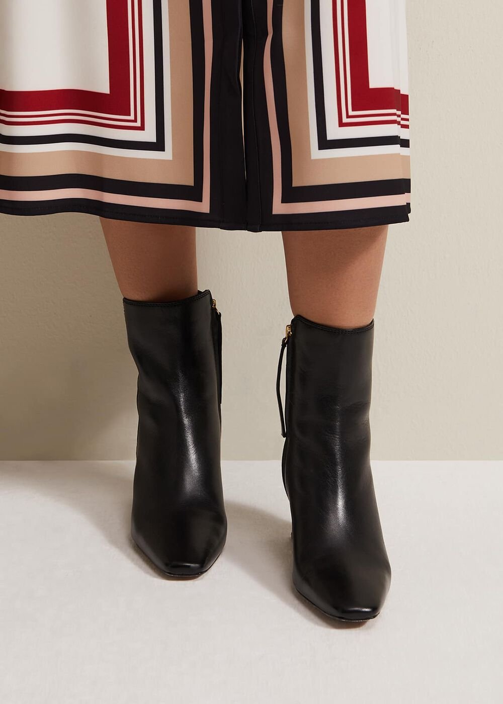 Brown Leather Ankle Boots Black
