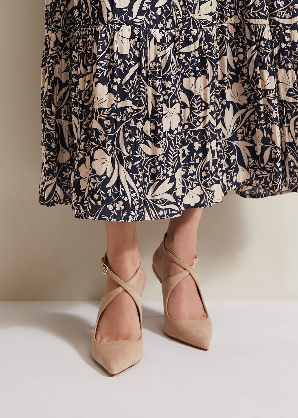 Cross Over Ankle Shoes Neutral