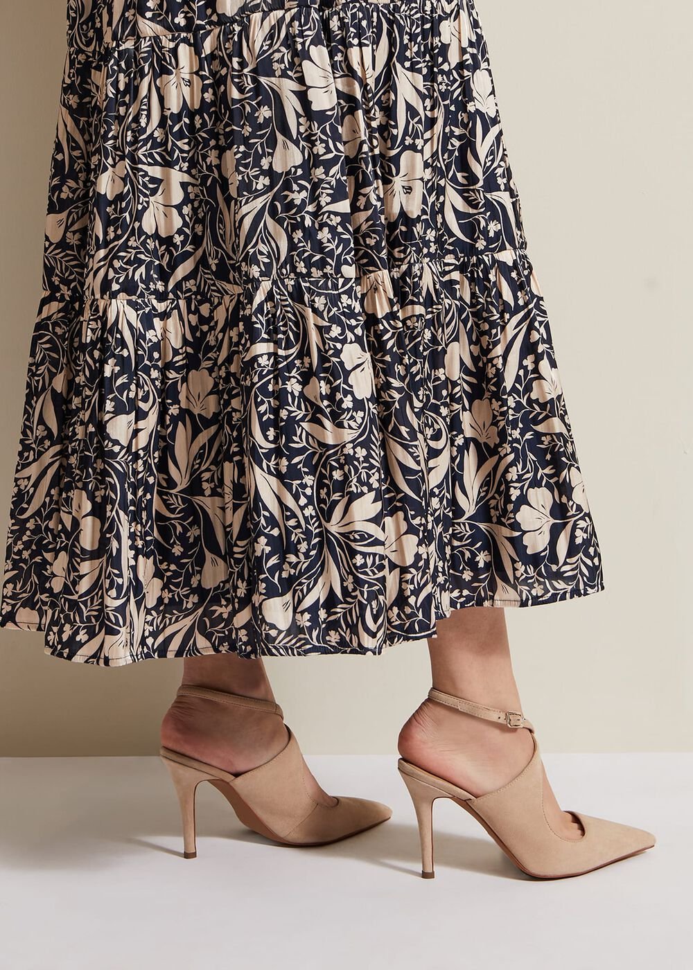 Cross Over Ankle Shoes Neutral