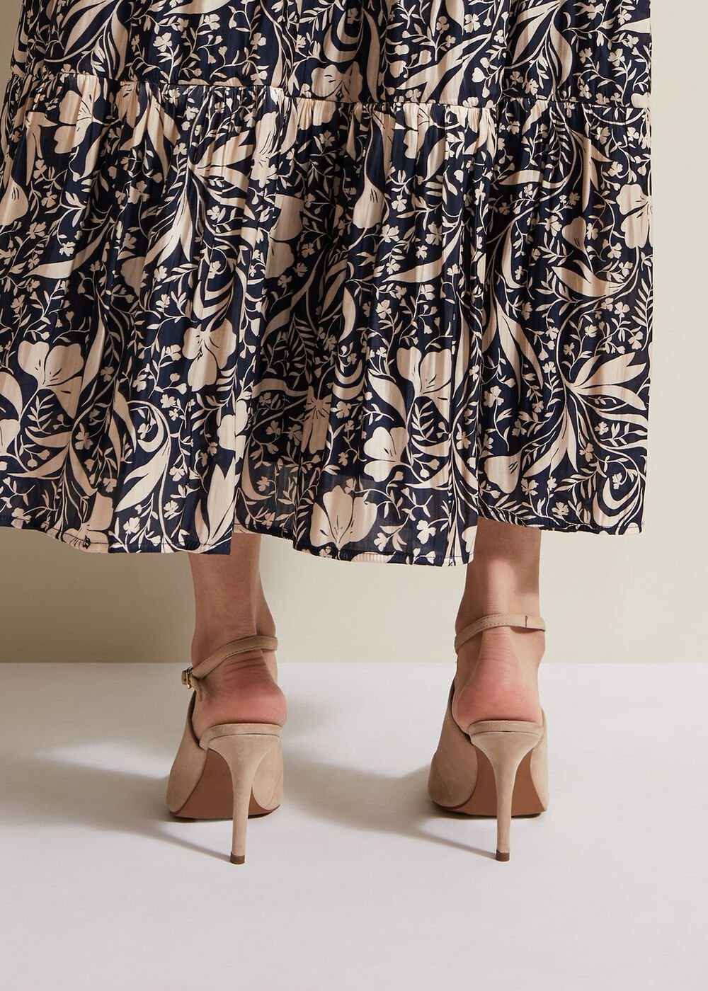 Cross Over Ankle Shoes Neutral