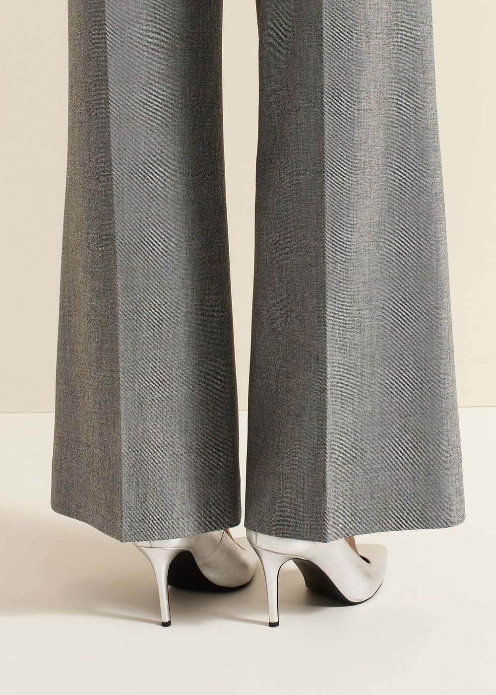Silver Leather Pointed Court Shoes Silver