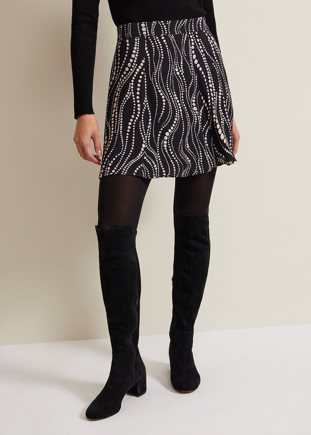 Ilaria Flippy Mini Pearl Print Skirt Black